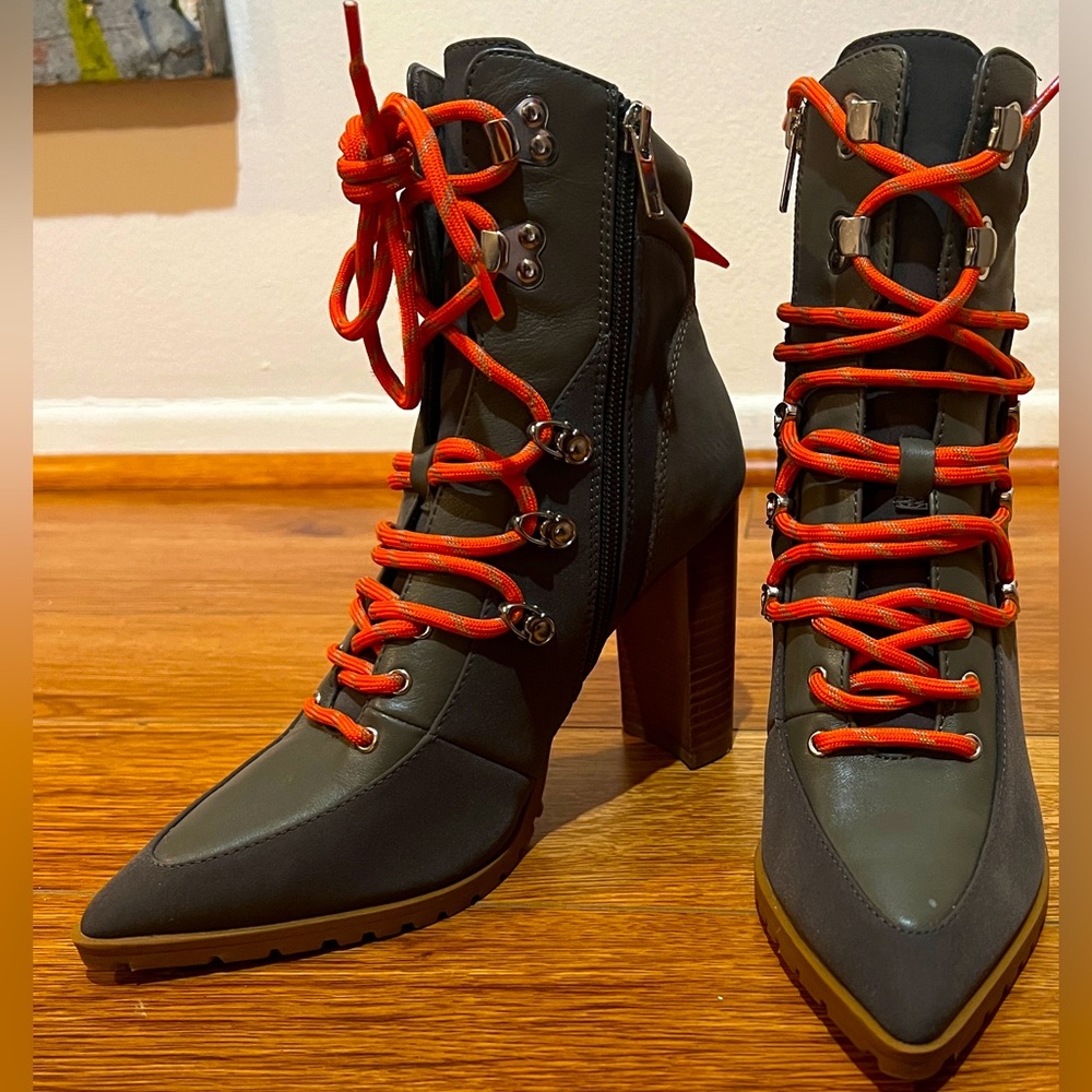 Steve Madden "Karey" Heeled  Boots • size 9